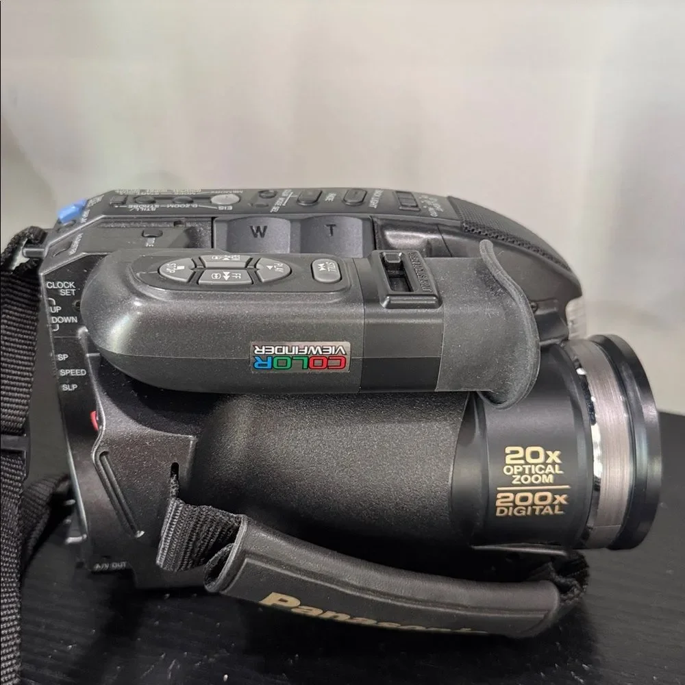 Panasonic PV-D507 Palmcorder VHS-C Camcorder Black 20x optical zoom